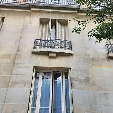Apartament Easy Paris *