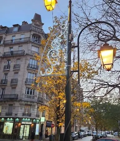 Apartament Easy Paris *